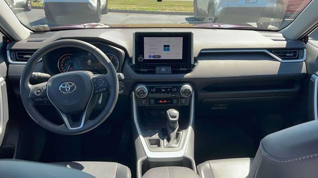 Used 2023 Toyota RAV4 XLE Premium AWD/4WD image 27