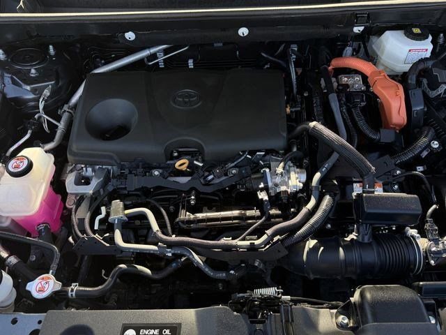 Used 2024 Toyota RAV4 SE image 29