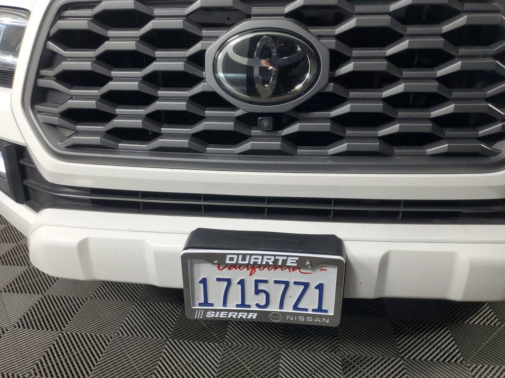 Used 2016 Toyota Tacoma TRD Sport AWD/4WD image 10