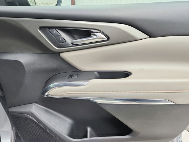 Used 2025 Chevrolet Traverse LT FWD image 44