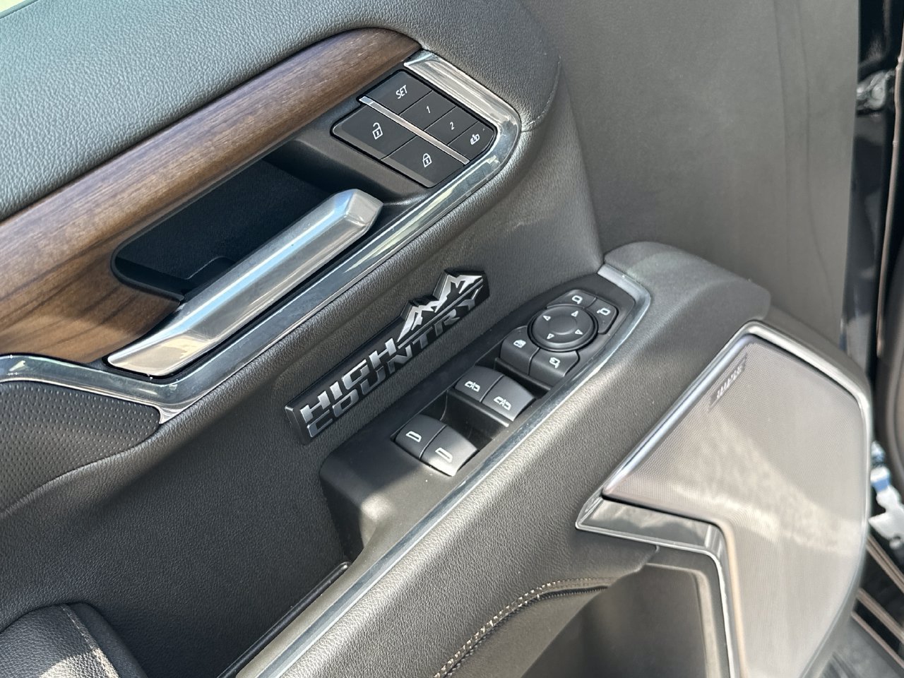 New 2026 Chevrolet Silverado 1500 High Country w/ High Country Premium Package AWD/4WD image 12