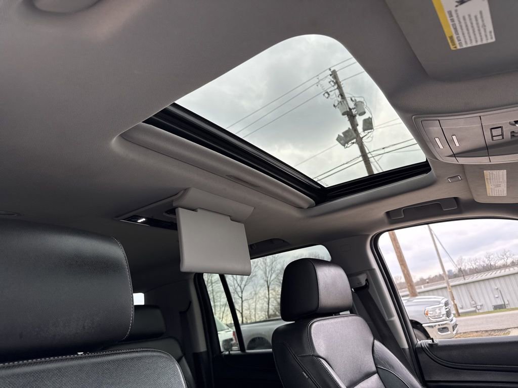 Used 2018 Chevrolet Suburban Premier AWD/4WD image 14