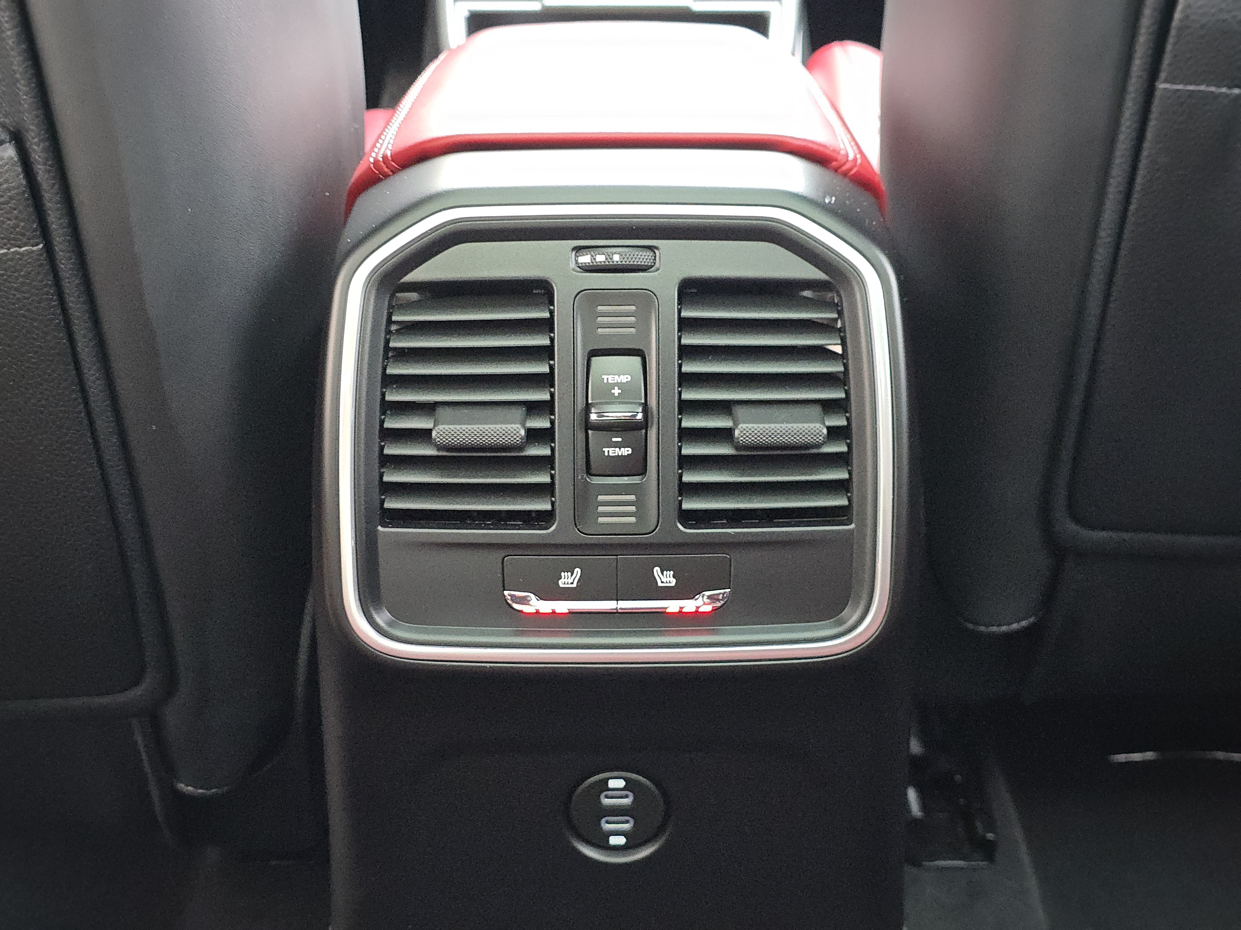 Certified 2022 Porsche Macan GTS AWD/4WD image 22