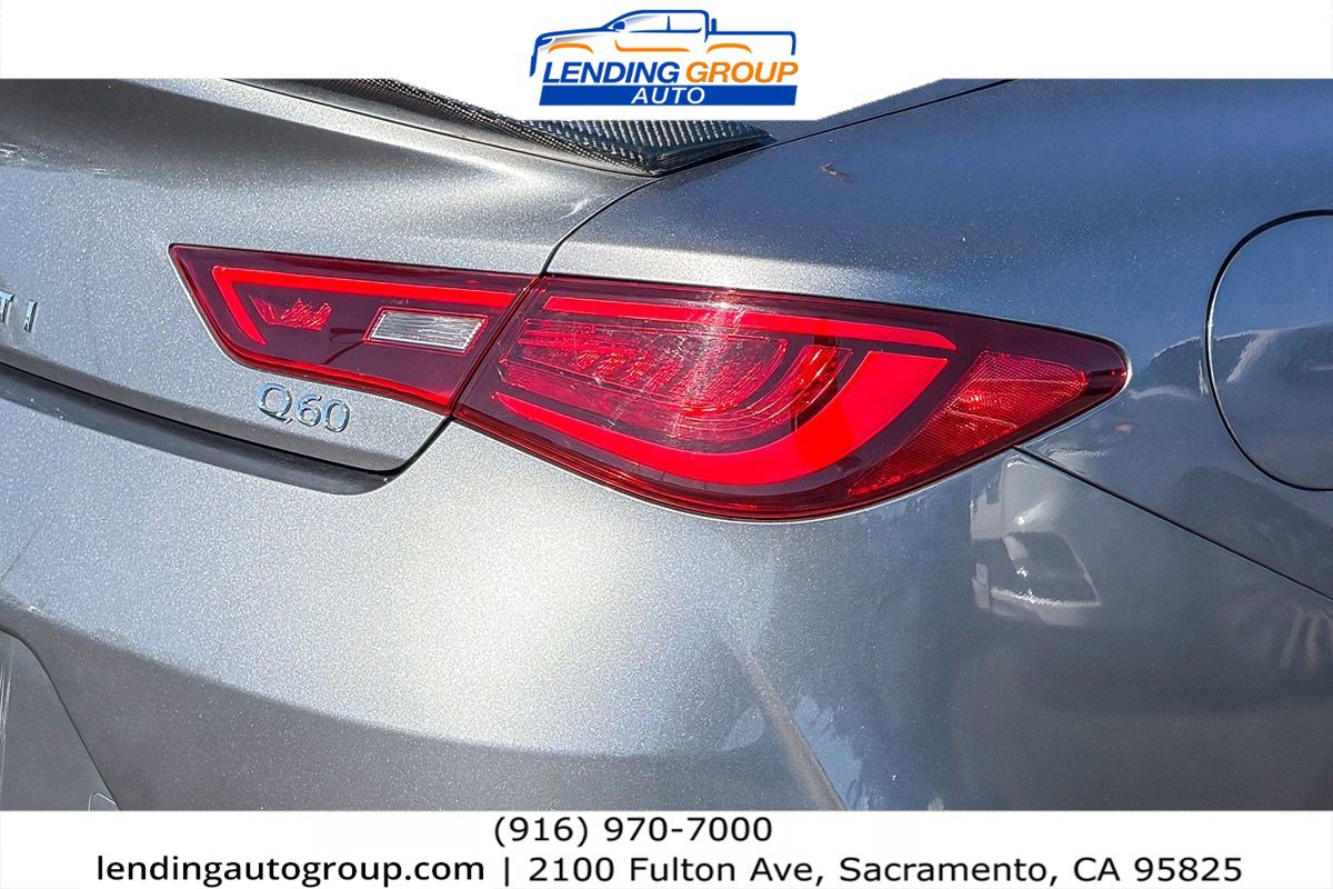 Used 2017 INFINITI Q60 2.0t w/ Premium Plus Package 2.0T RWD image 8