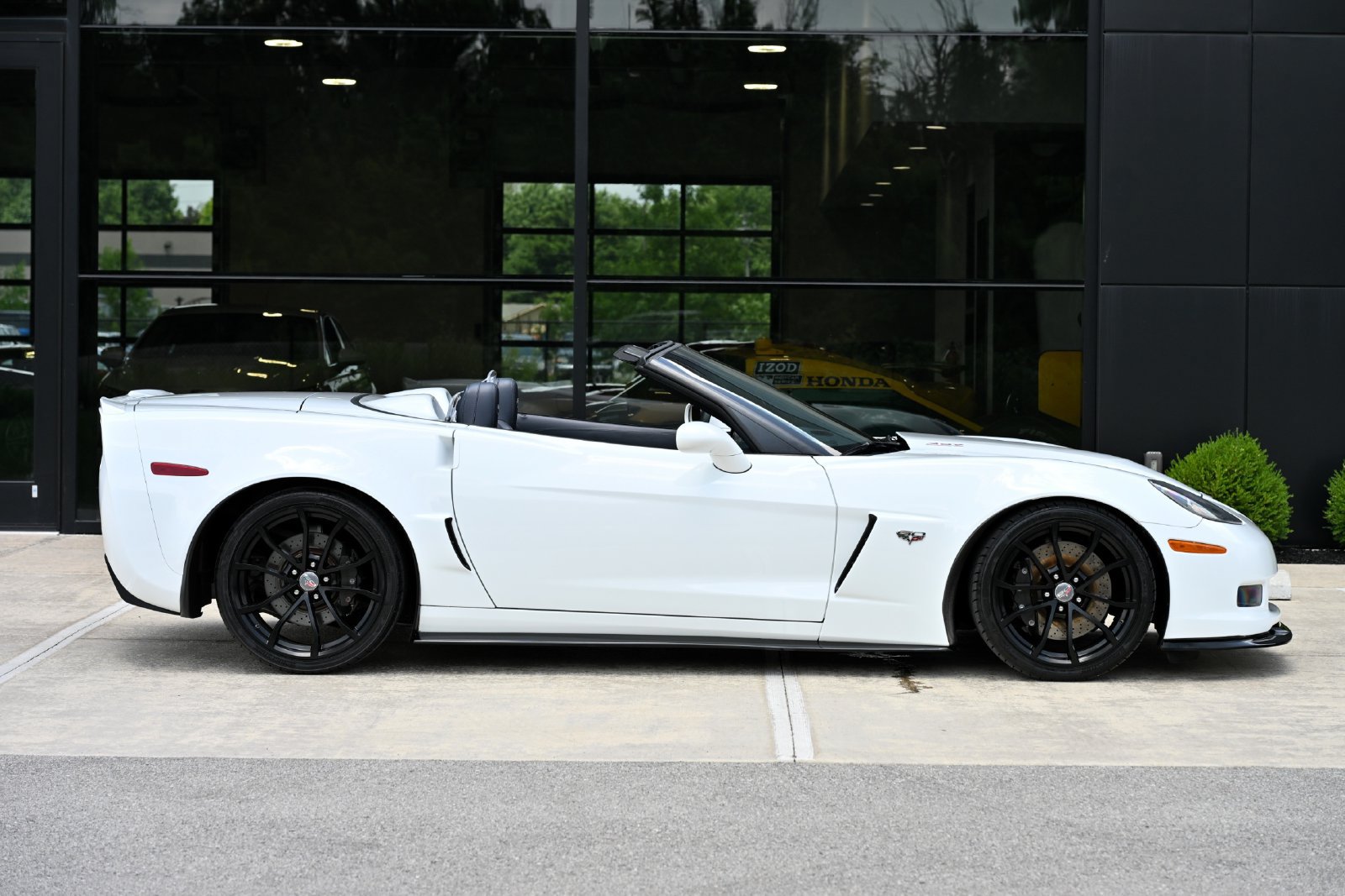 Used 2013 Chevrolet Corvette 427 w/ 1SC Preferred Equipment Group RWD image 18