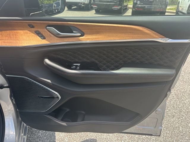 Used 2024 Jeep Grand Cherokee L Summit image 14