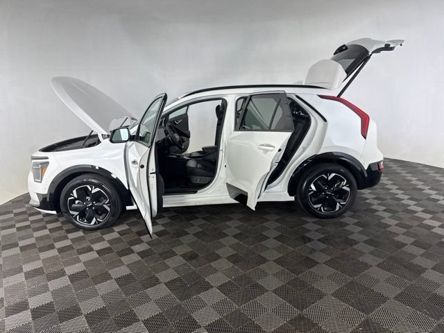 Certified 2023 Kia Niro Wave FWD image 11