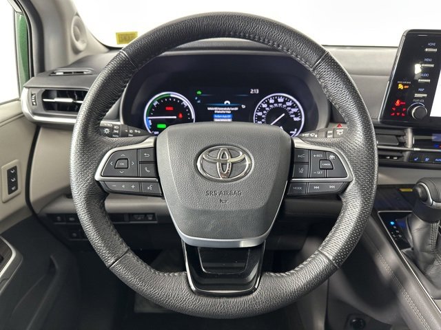 Used 2021 Toyota Sienna Limited image 14