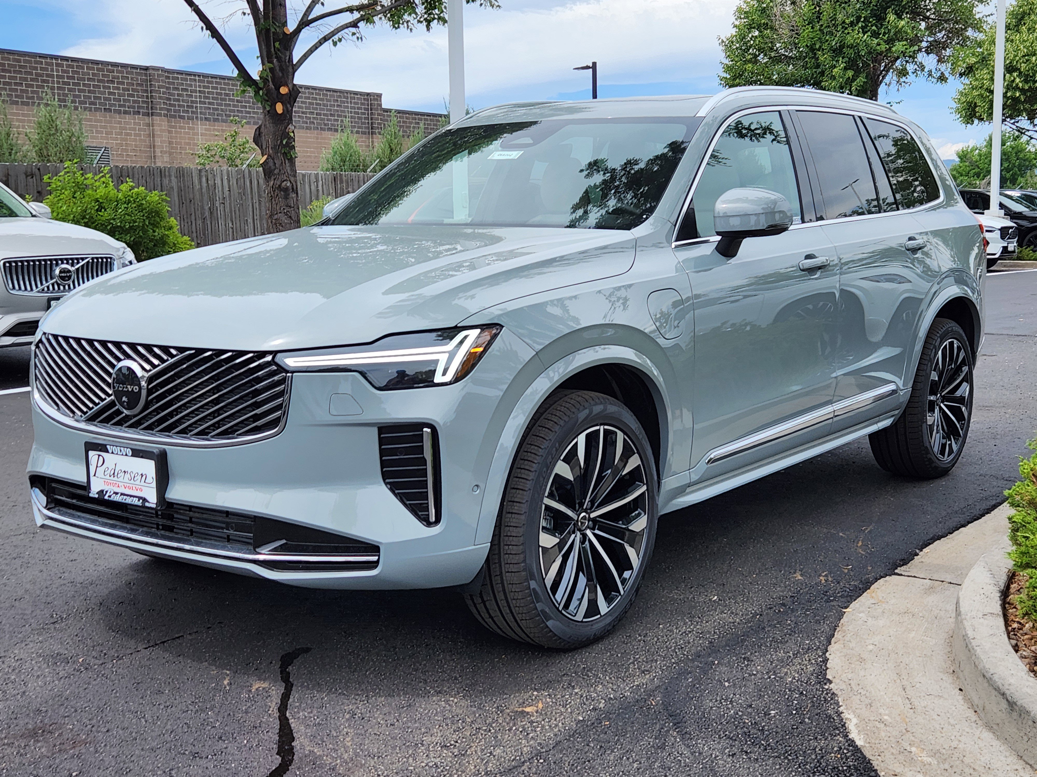 New 2026 Volvo XC90 T8 Plus image 4