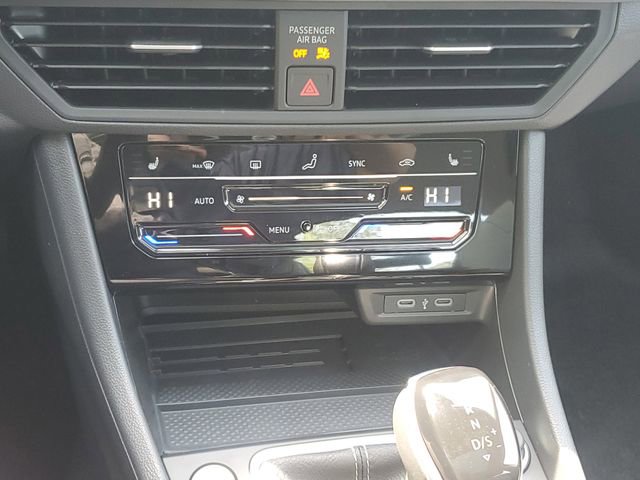 New 2026 Volkswagen Jetta SE FWD image 29