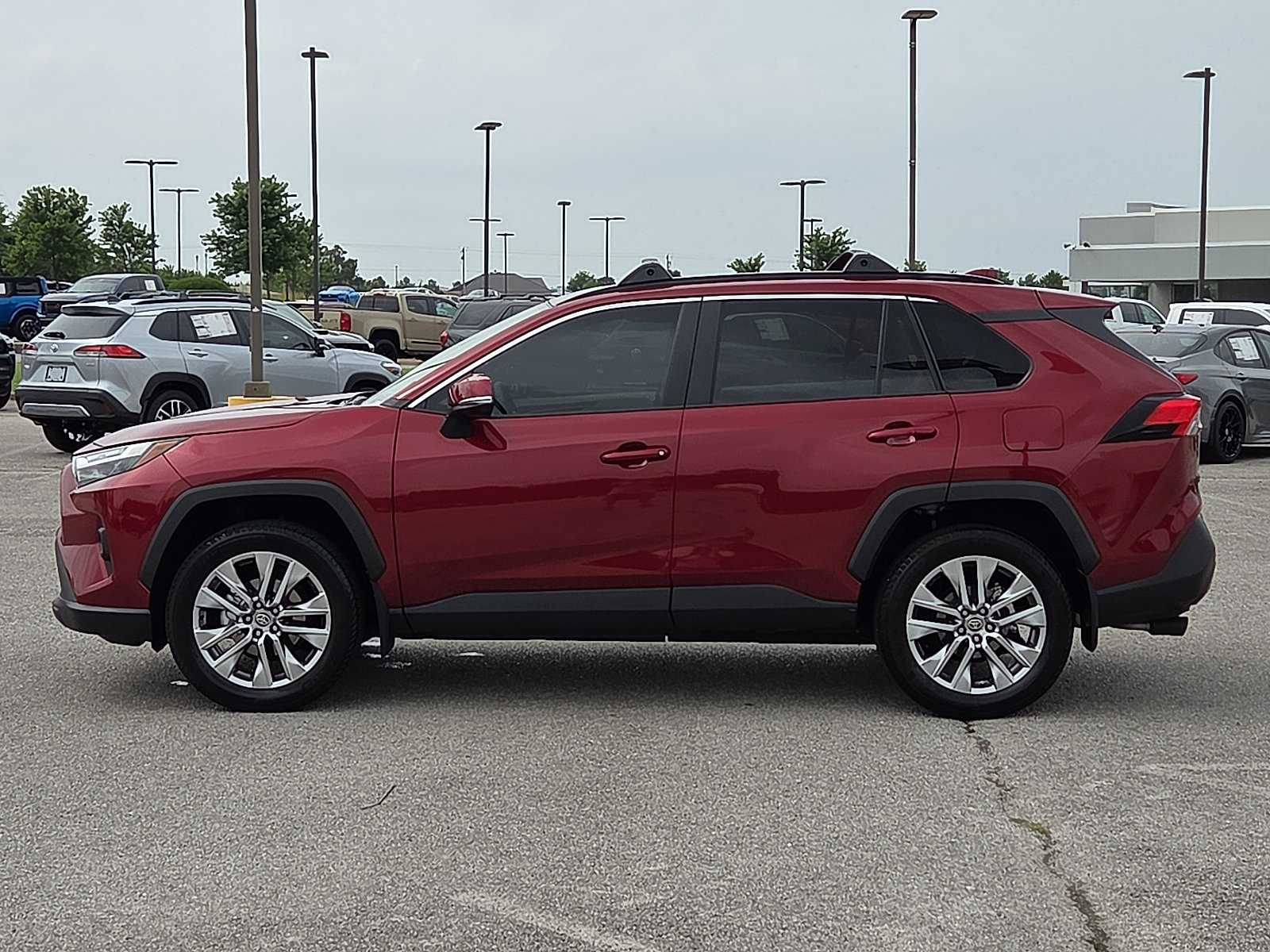 Used 2025 Toyota RAV4 XLE Premium FWD image 3