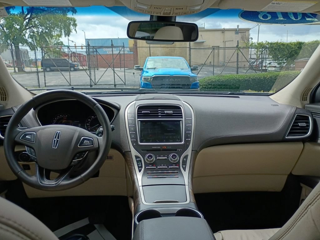 Used 2018 Lincoln MKX Reserve AWD/4WD image 16
