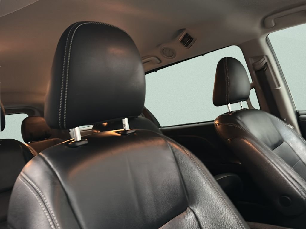 Used 2015 Toyota Sienna SE FWD image 17
