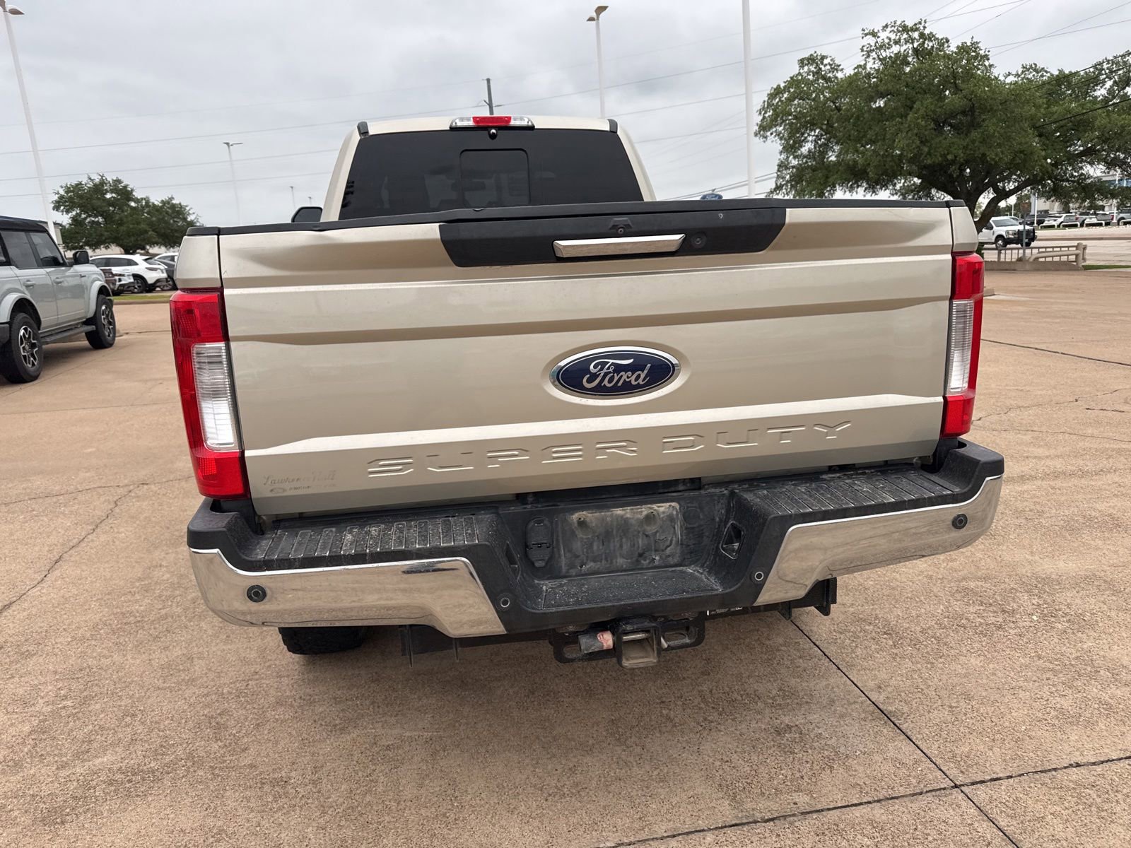 Used 2017 Ford F350 Lariat w/ Lariat Value Package AWD/4WD image 6