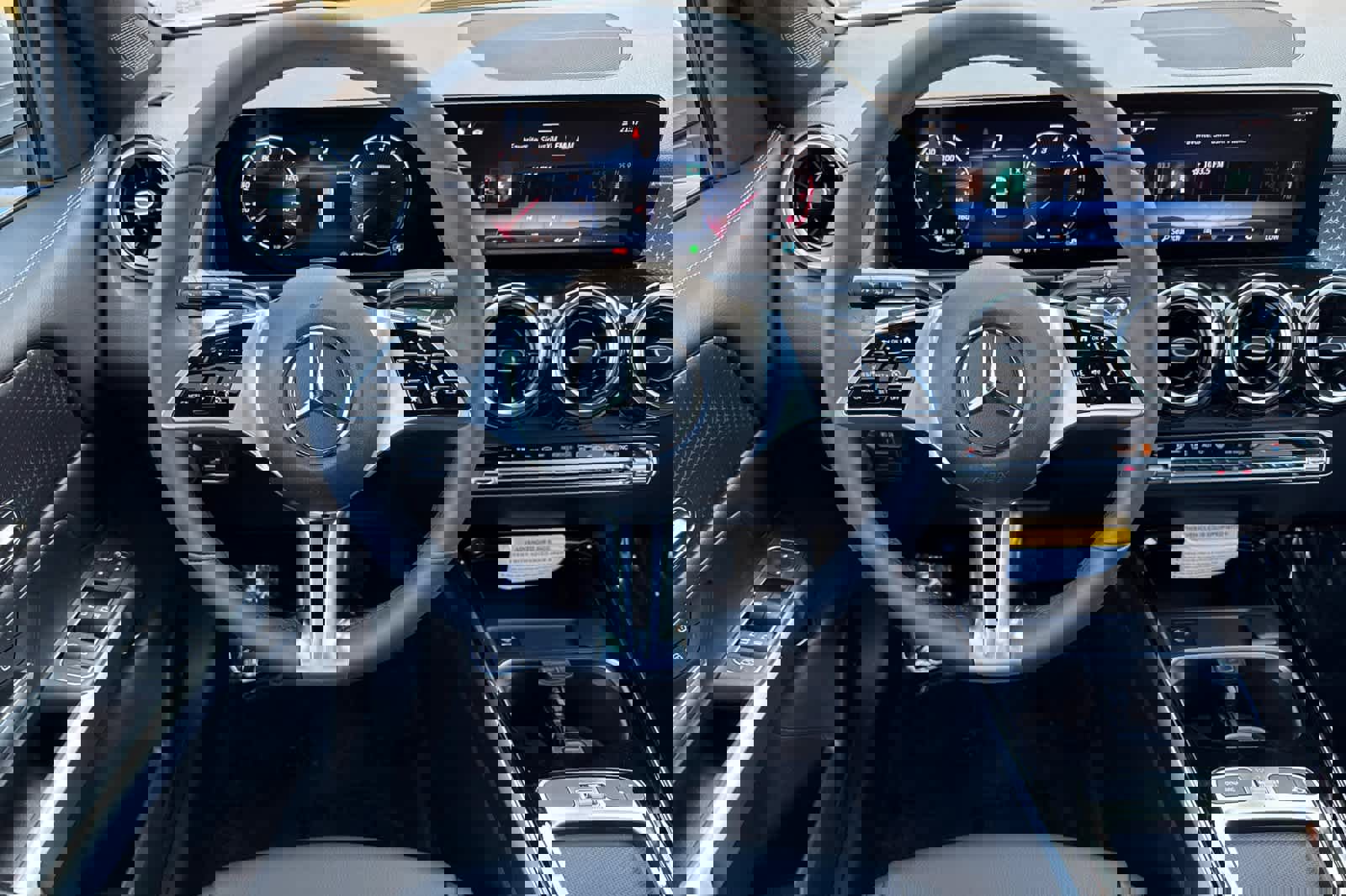 New 2026 Mercedes-Benz GLB 250 image 13