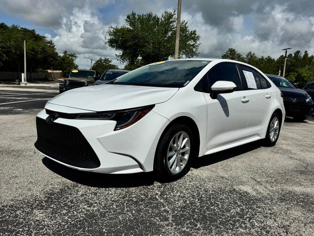 Used 2022 Toyota Corolla LE w/ LE Convenience Package FWD image 3