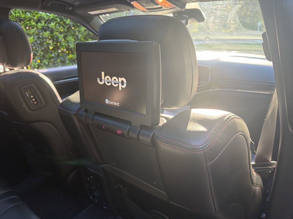 Used 2019 Jeep Grand Cherokee Trailhawk w/ Trailhawk Luxury Group AWD/4WD image 15