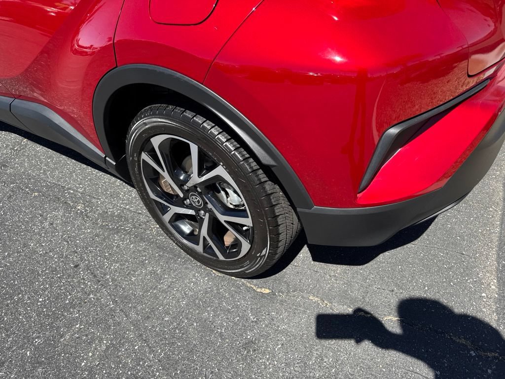 Certified 2020 Toyota C-HR XLE FWD image 9