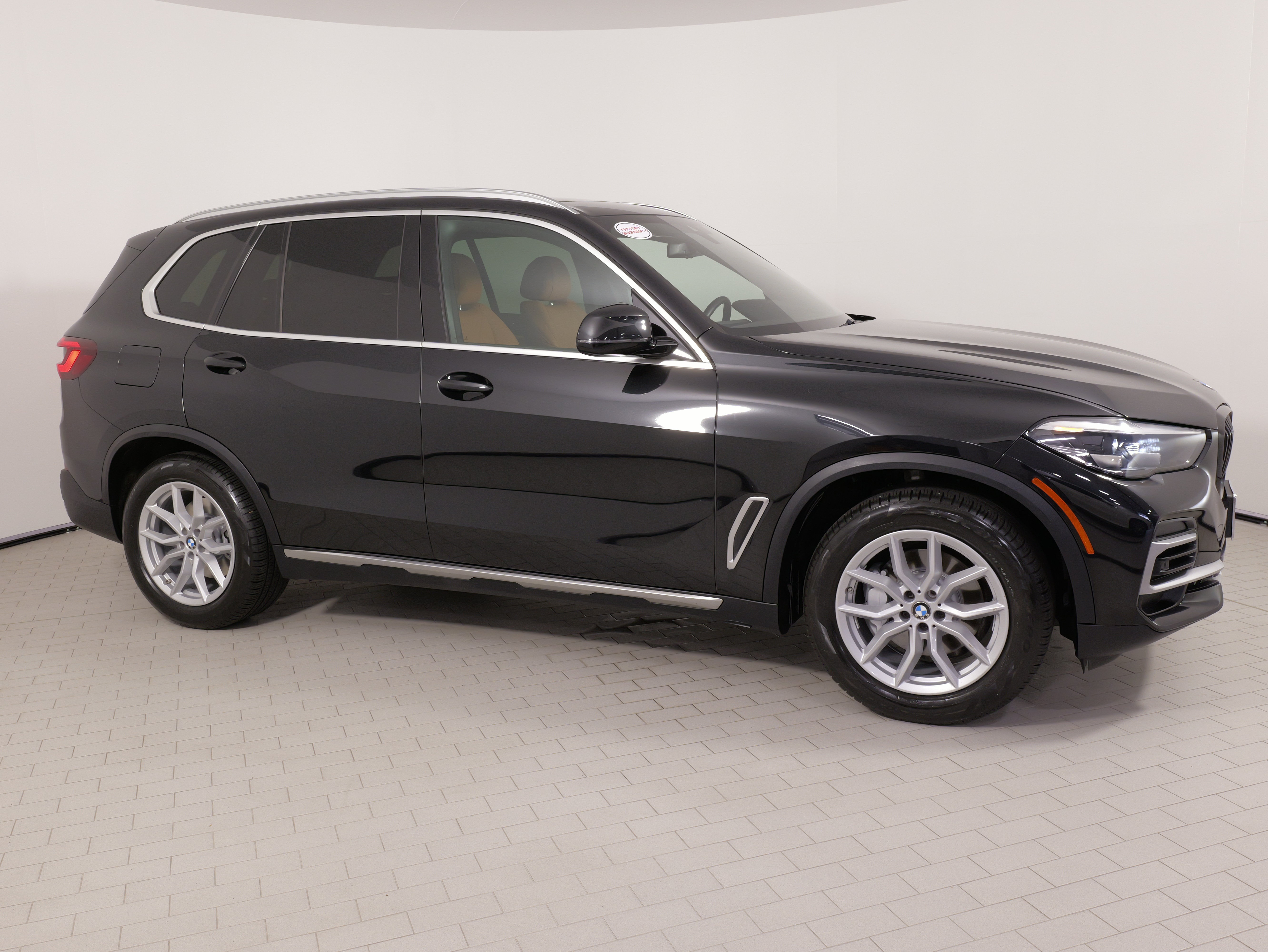 Used 2023 BMW X5 xDrive40i w/ Premium Package AWD/4WD image 9