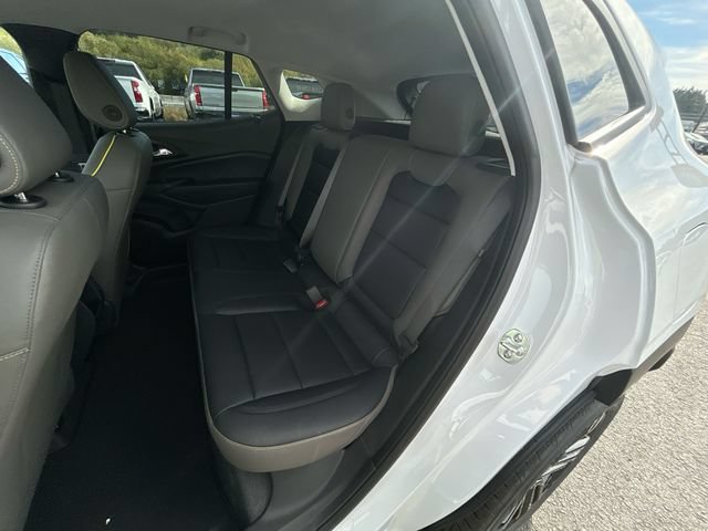 New 2026 Chevrolet Trax ACTIV w/ Sunroof Package FWD image 24