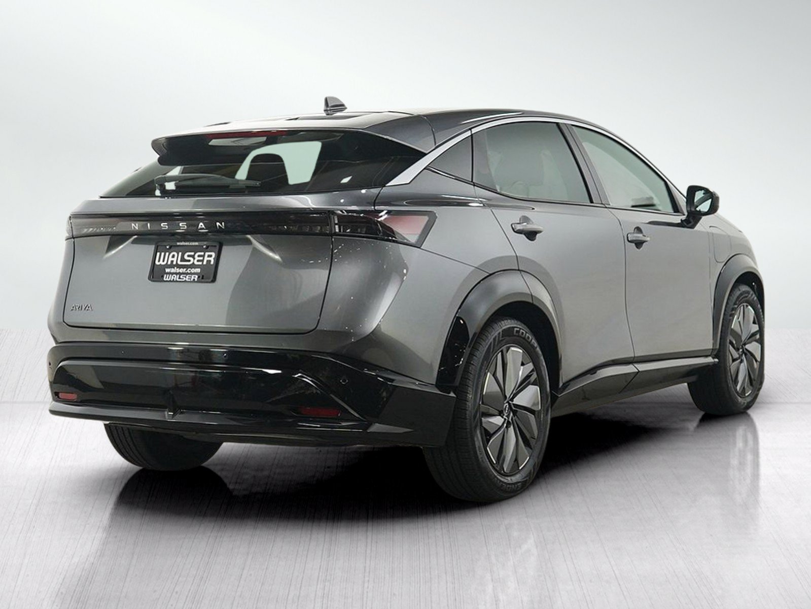 Used 2025 Nissan Ariya FWD image 5
