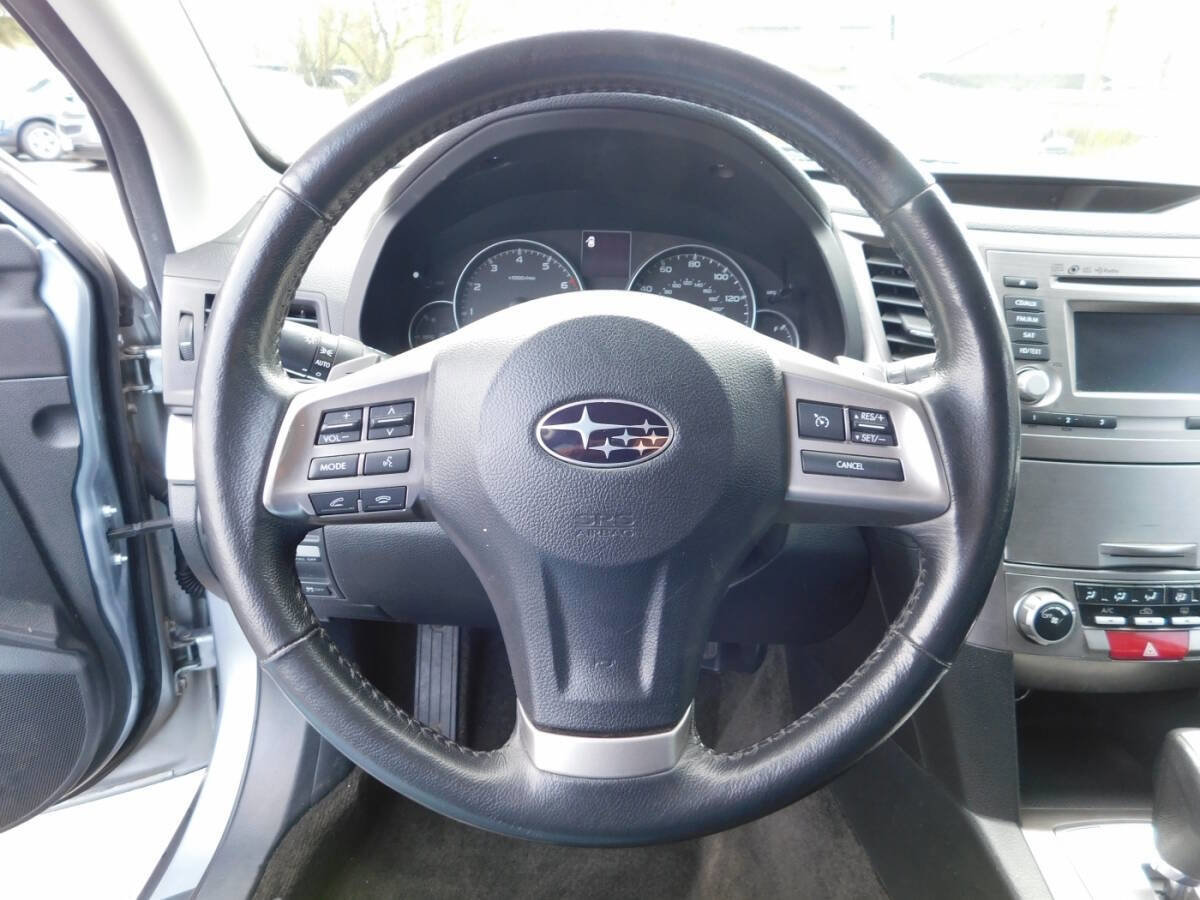 Used 2014 Subaru Outback 2.5i Premium AWD/4WD image 8