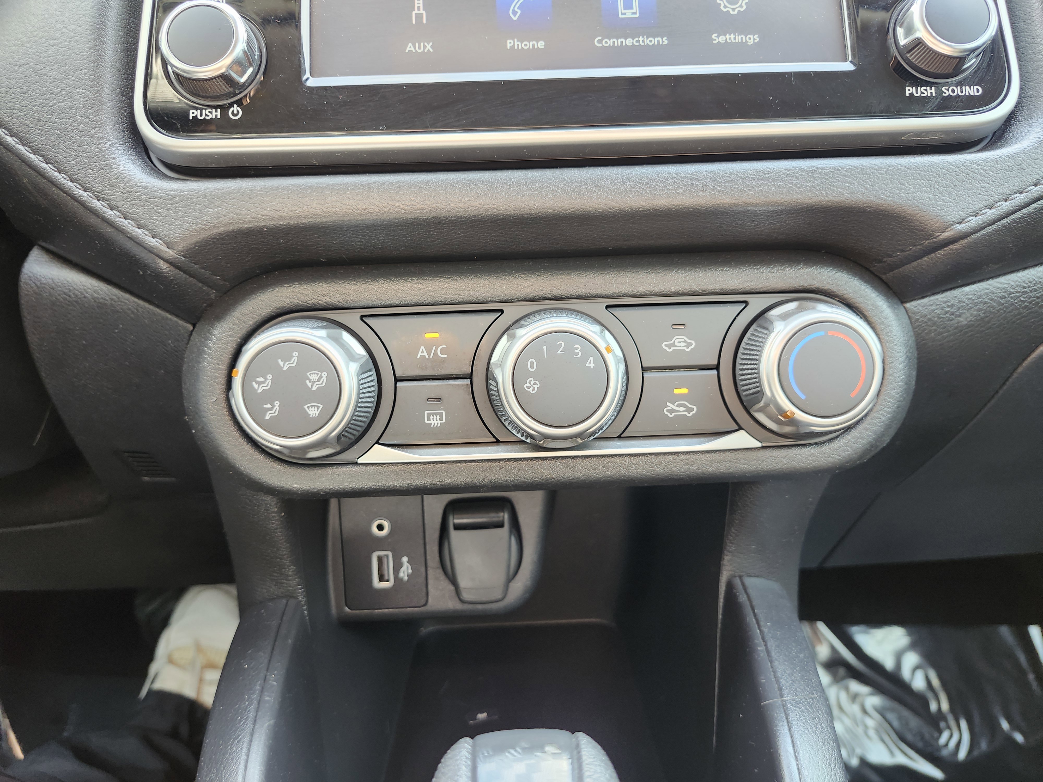 Used 2023 Nissan Versa S w/ Trunk Package image 25