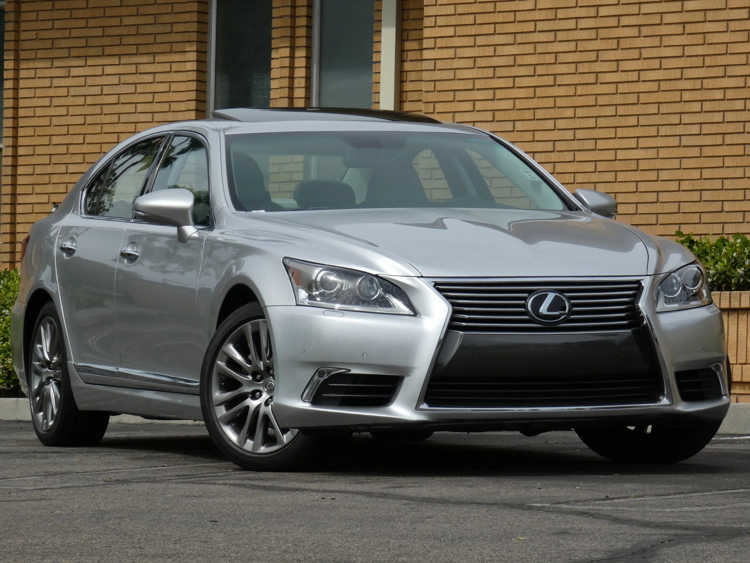 Used 2016 Lexus LS 460 w/ Comfort Package image 15