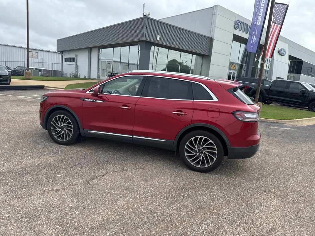 Used 2020 Lincoln Nautilus Reserve w/ Equipment Group 201A FWD image 10