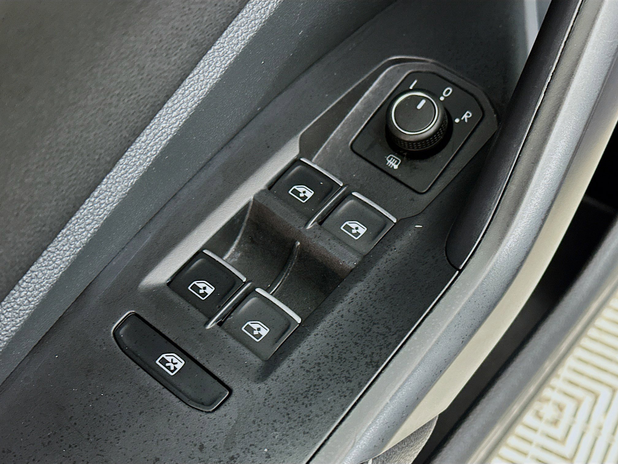 Used 2024 Volkswagen Jetta SE image 17