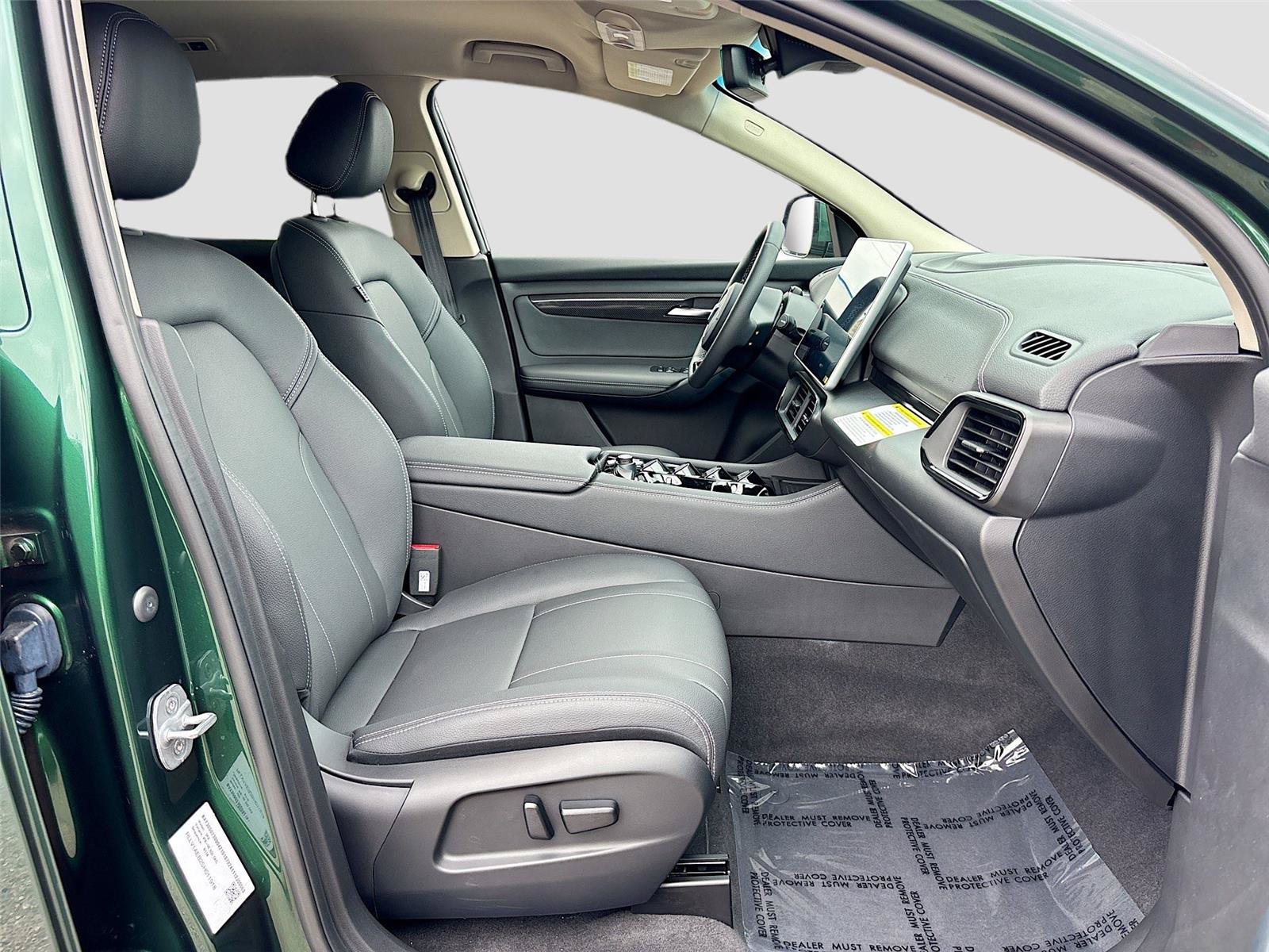 New 2025 VinFast VF 8 Eco AWD/4WD image 27