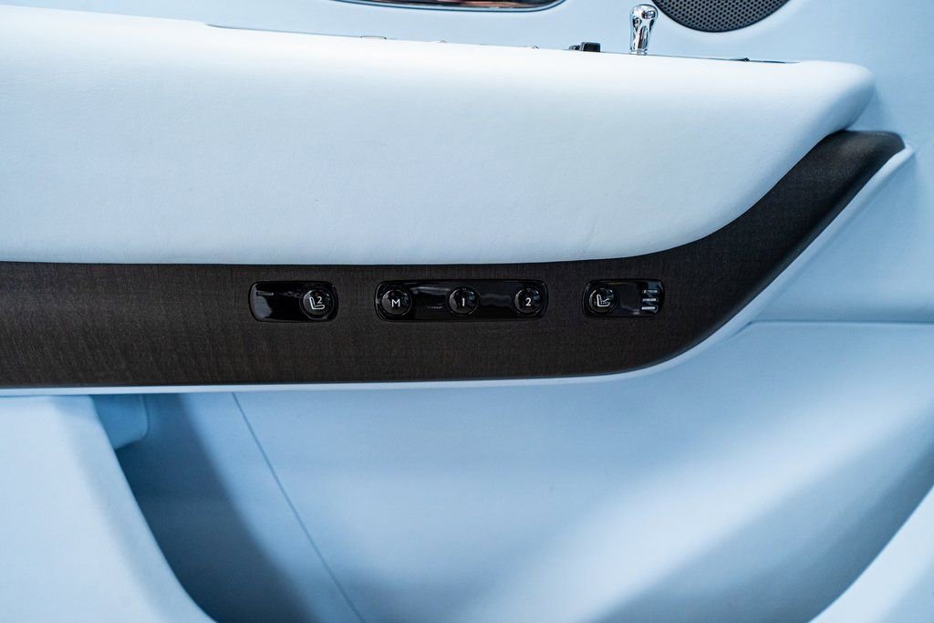 Used 2022 Rolls-Royce Cullinan image 37