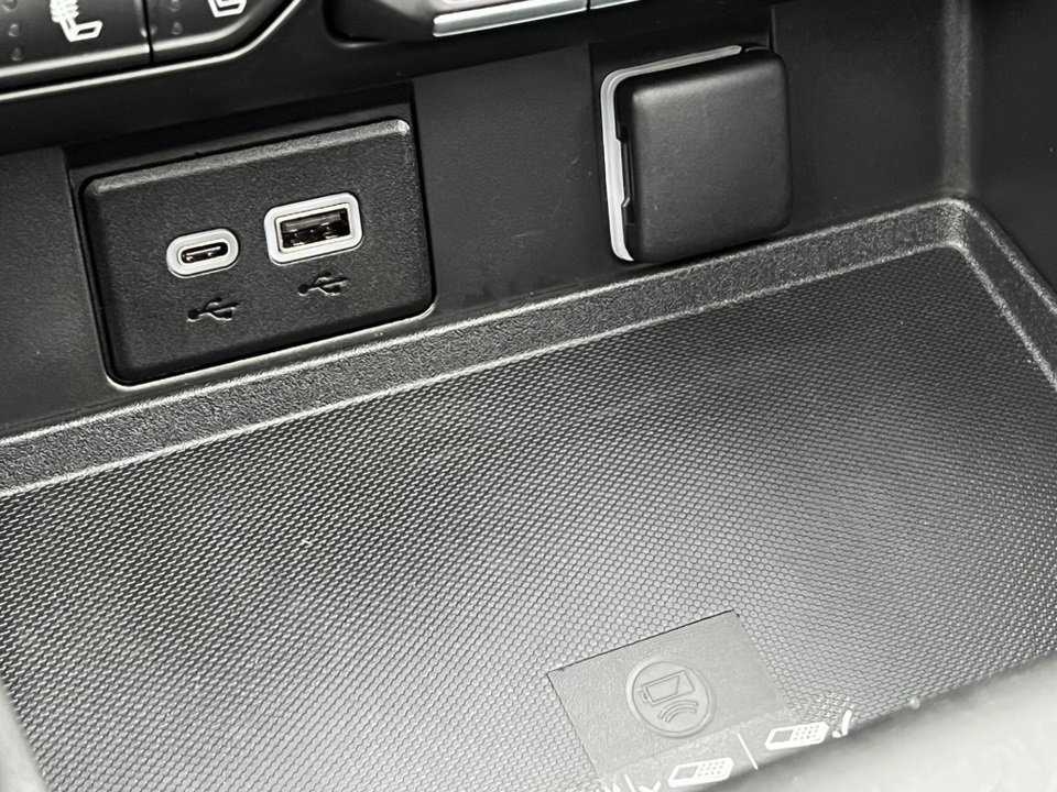 Used 2023 GMC Yukon AT4 w/ AT4 Premium Package image 32