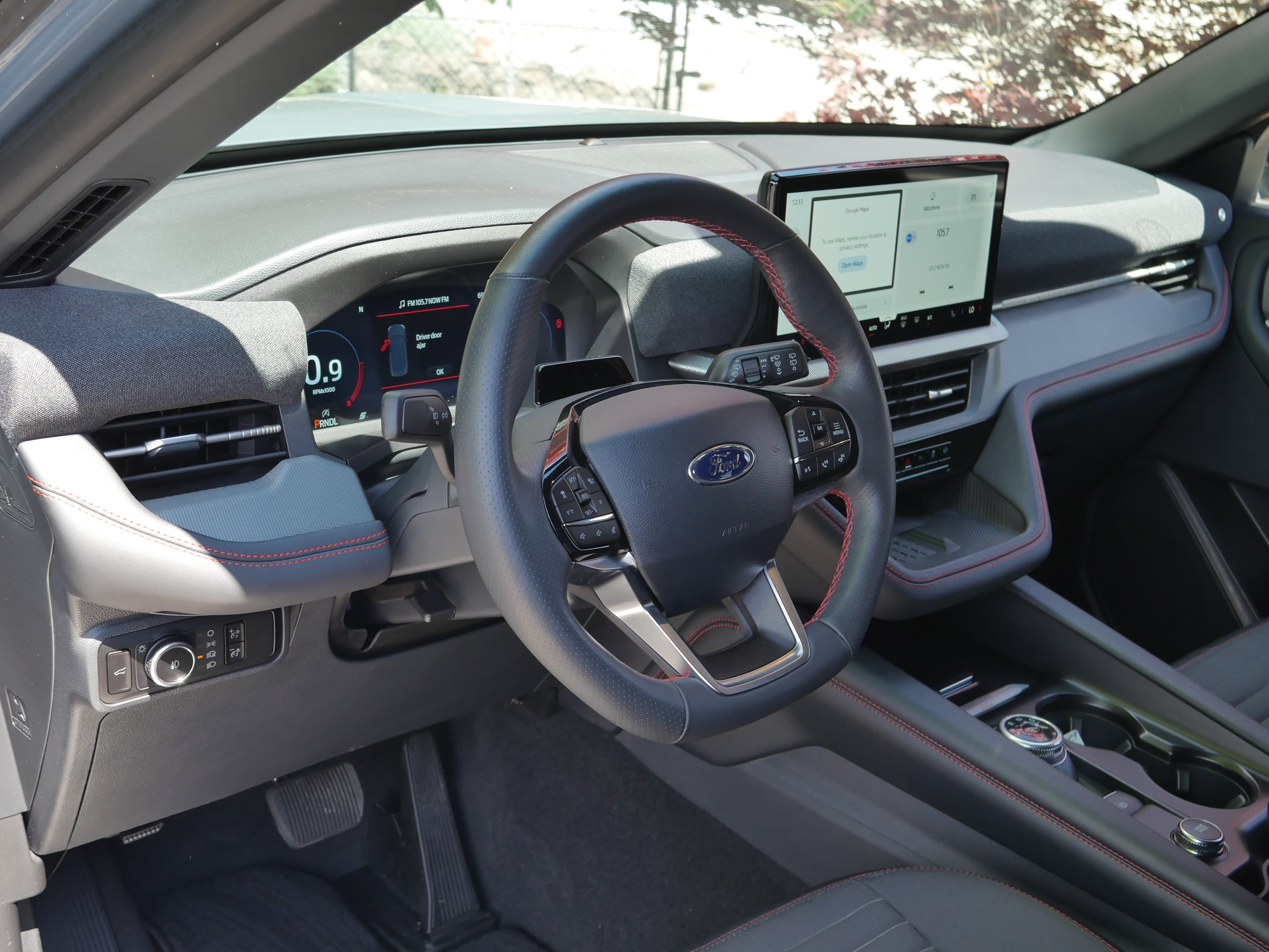 Used 2025 Ford Explorer ST-Line w/ Premium Package AWD/4WD image 4