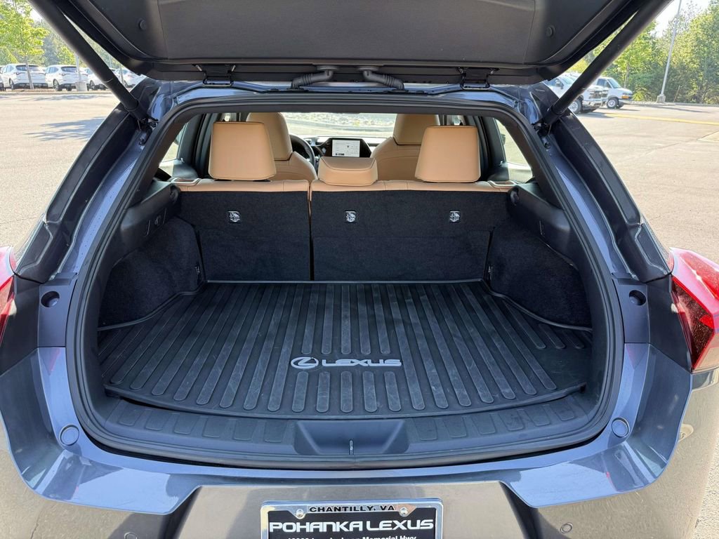 Used 2024 Lexus UX 250h AWD w/ Premium Package image 29