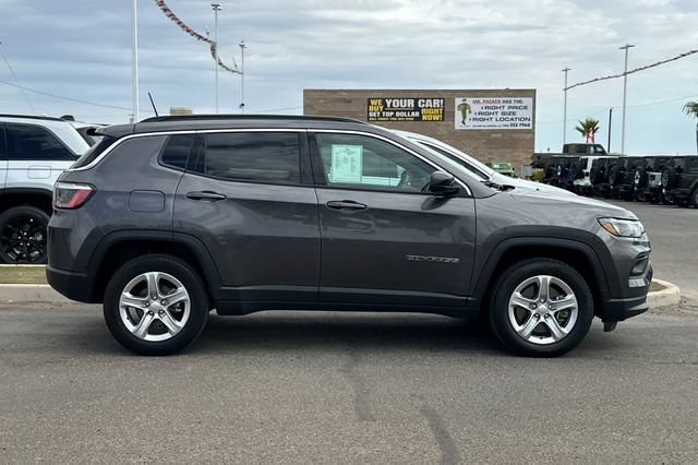 Certified 2024 Jeep Compass Latitude AWD/4WD image 2