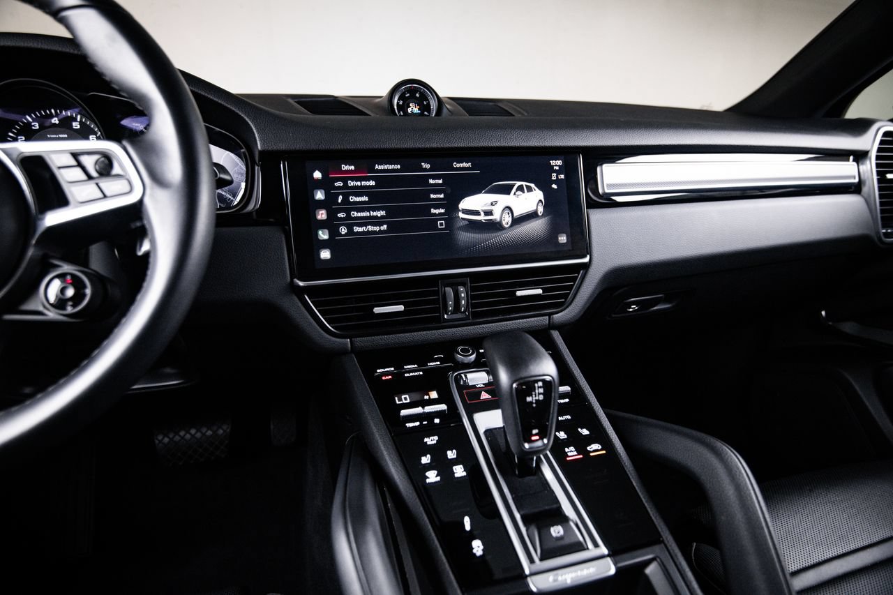 Certified 2023 Porsche Cayenne Platinum Edition AWD/4WD image 19