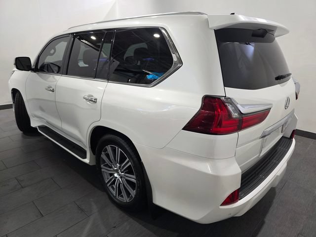 Used 2016 Lexus LX 570 4WD w/ Luxury Package image 3