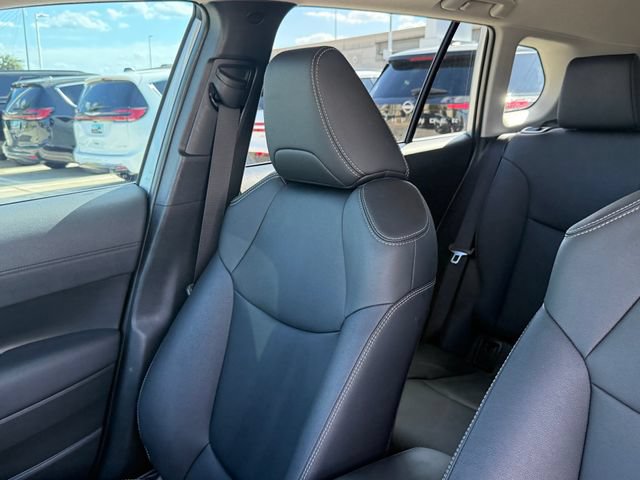 Used 2026 Toyota Corolla Cross XLE w/ Convenience Package FWD image 16