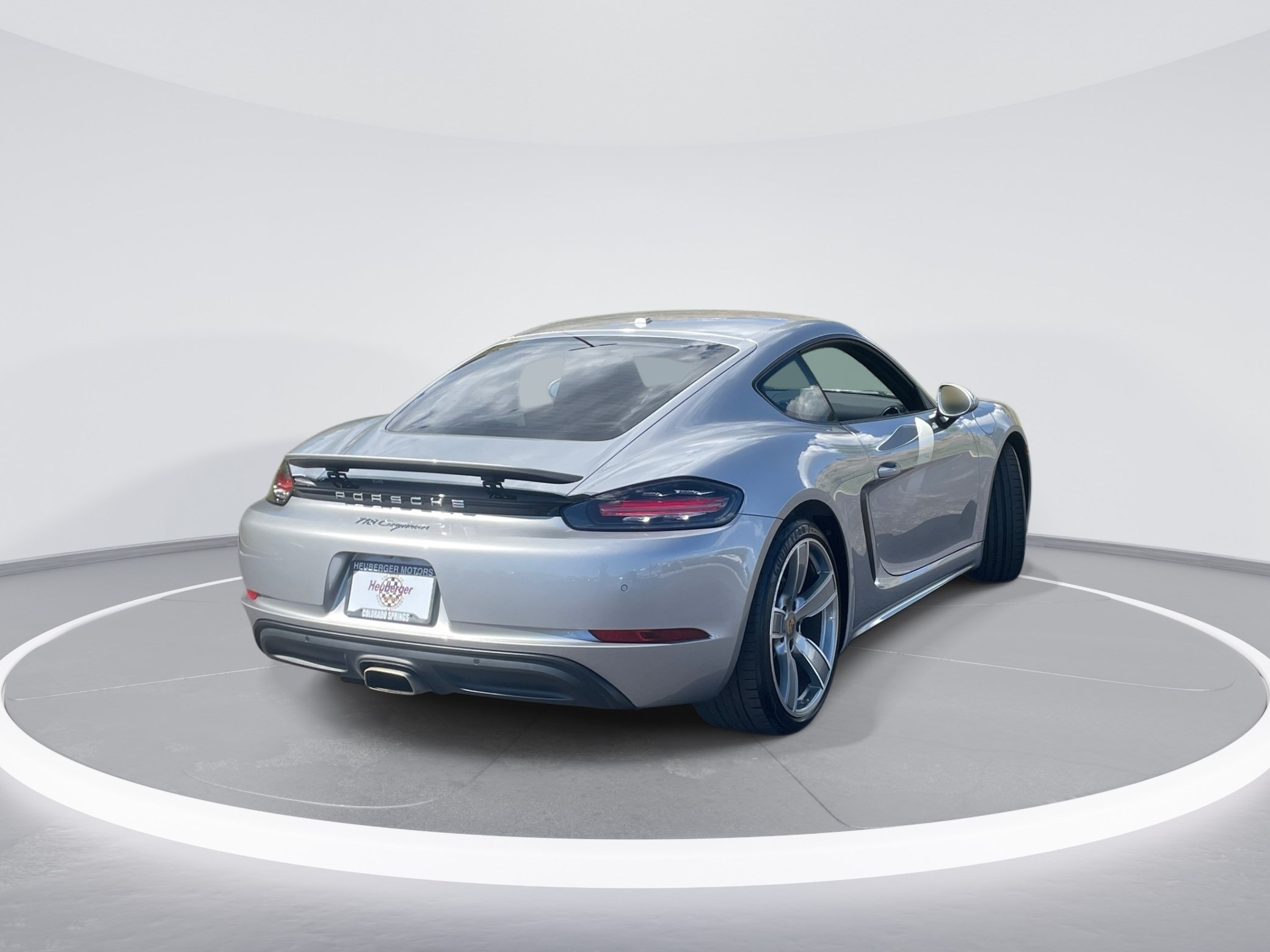 Used 2018 Porsche 718 Cayman RWD image 5