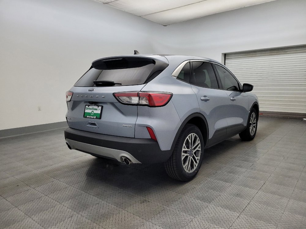 Used 2022 Ford Escape SEL image 9