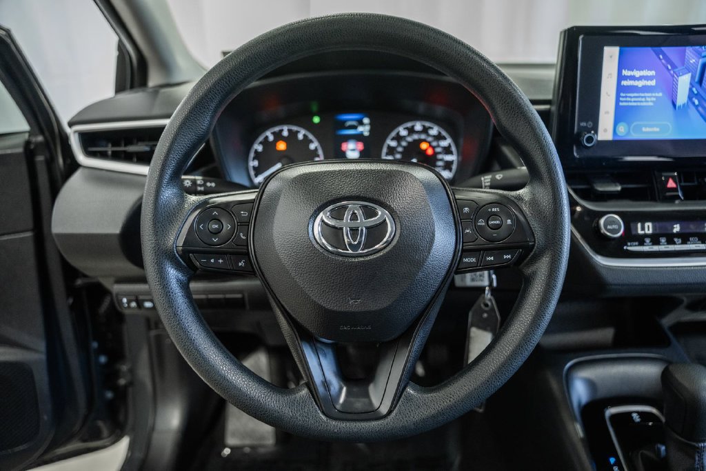 Used 2025 Toyota Corolla LE FWD image 22