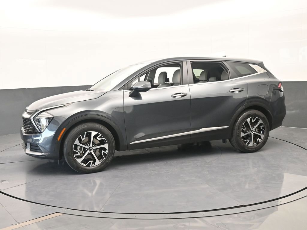 Used 2024 Kia Sportage EX image 2