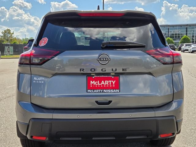 New 2026 Nissan Rogue Dark Armor FWD image 4