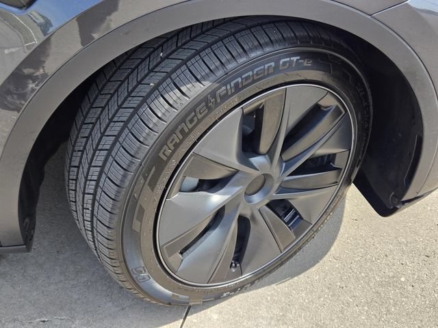 Used 2025 Tesla Model Y Long Range AWD/4WD image 6