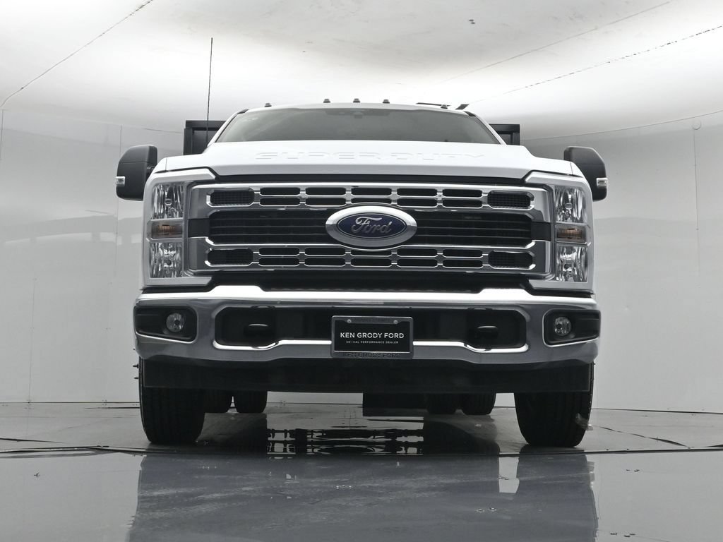 New 2026 Ford F350 XL w/ XL Chrome Package RWD image 39