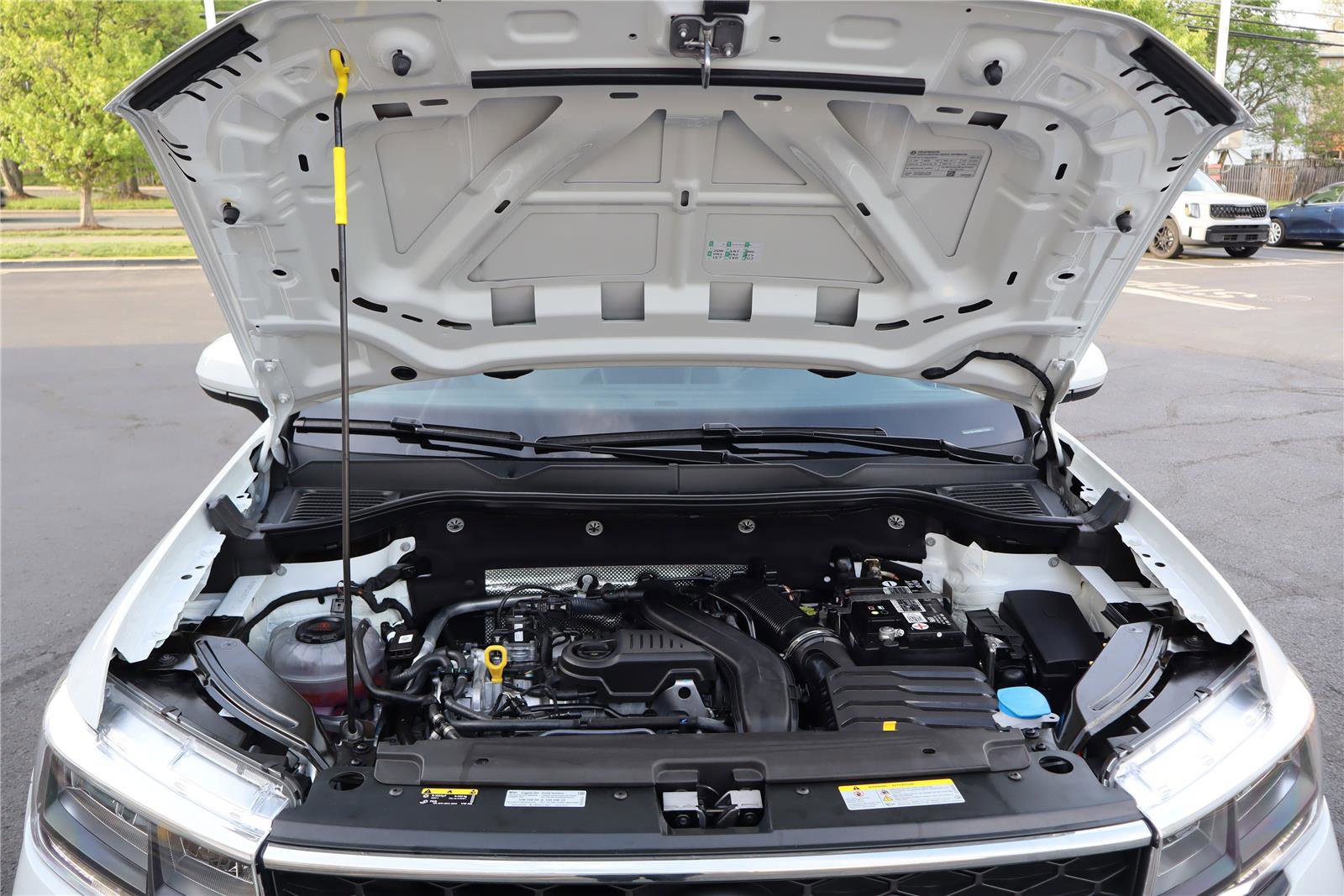 Certified 2022 Volkswagen Taos SE image 11