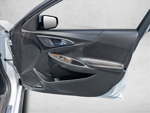 Used 2021 Chevrolet Malibu Premier FWD image 27