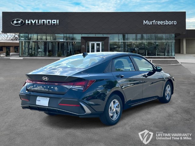 New 2026 Hyundai Elantra SE FWD image 5