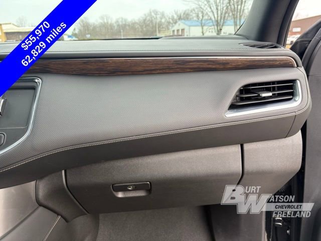 Used 2024 Chevrolet Suburban Premier w/ Premium Package 2 AWD/4WD image 35